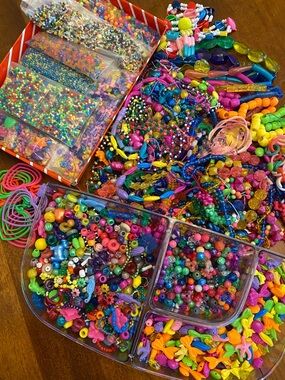 90s Assorted Colorful Plastic Craft Beads Mixed Lot Girls Jewelry Making